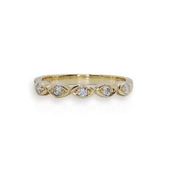 9ct Yellow Gold Diamond Vintage Style Ring